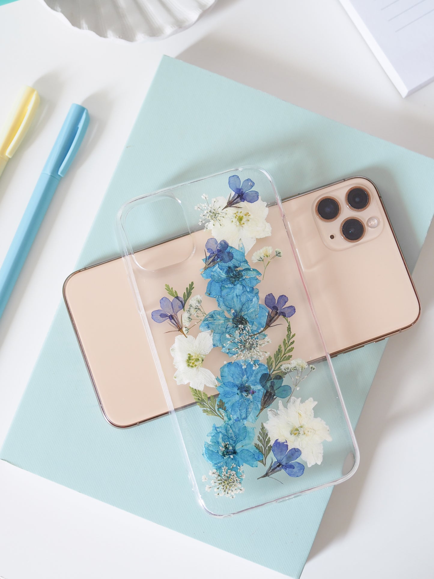 NEW IPHONE 14 Flower Phone Case-Blue Middle