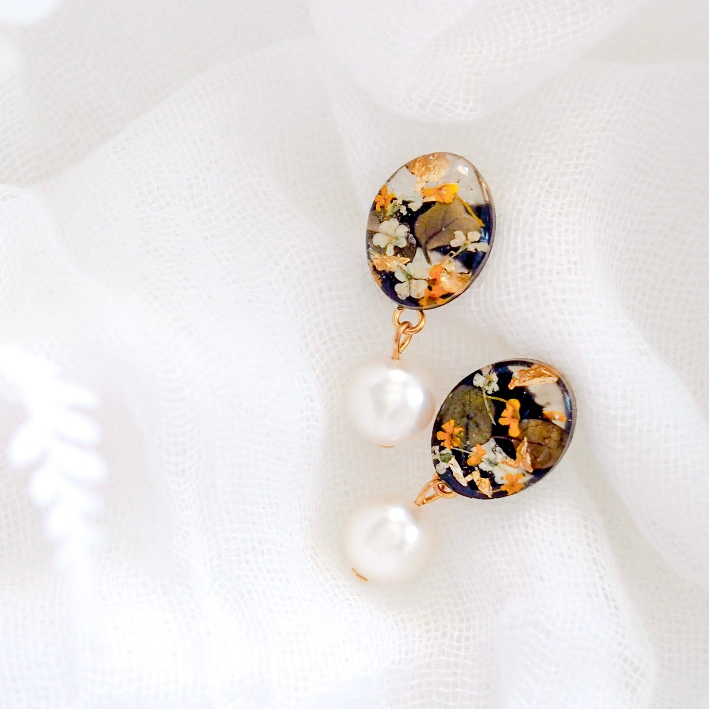 Oval Earrings with Pearl Drop- Black